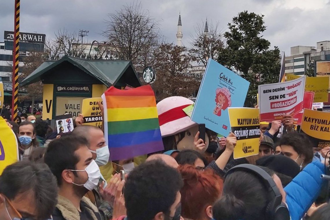 7 Boğaziçili öğrencinin yargılandığı dava ertelendi