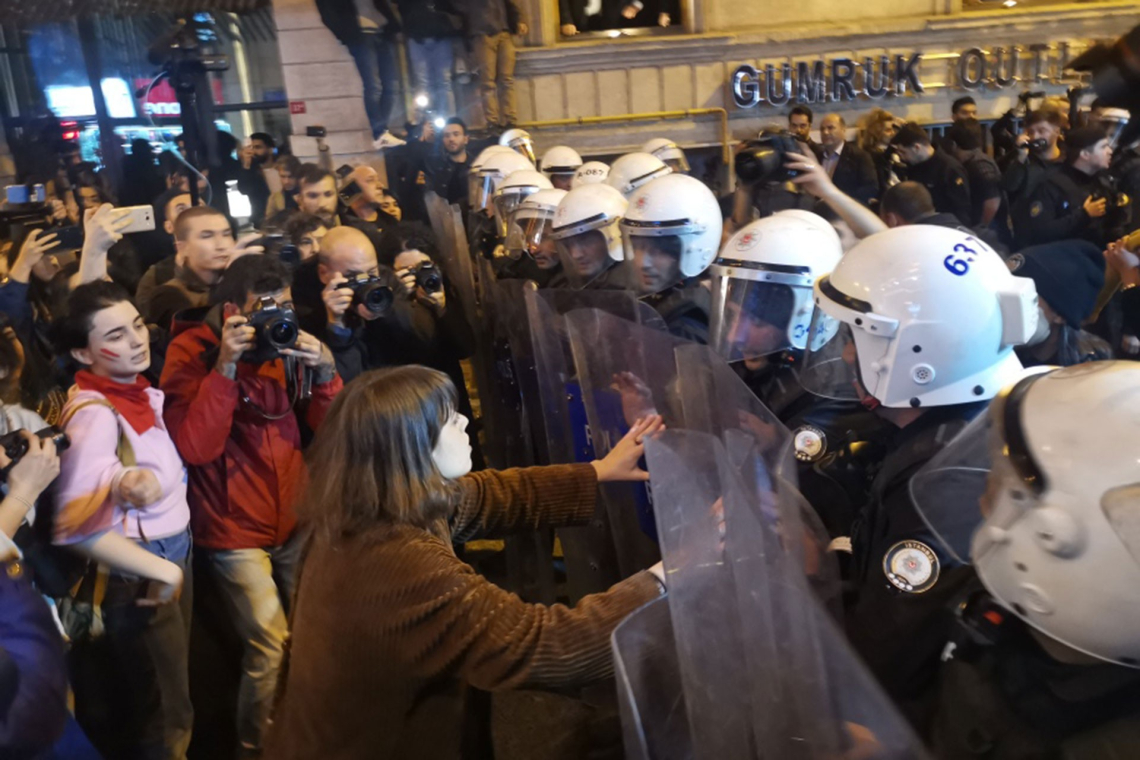 Feminist Gece Yürüyüşü davasında ‘müşteki’ yapılan iki polis kadınlardan şikâyetçi olmadı 