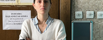 2017’de takip ettiği haber nedeniyle yargılanan gazeteci Eylül Deniz Yaşar, beraat etti