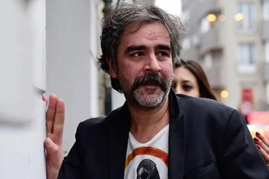 Gazeteci Deniz Yücel hakkındaki yakalama kararı kaldırılmadı