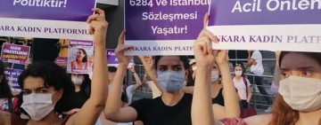Kadın cinayetleri eyleminde polis şiddeti gören iki kadına, 'direnme' cezası!