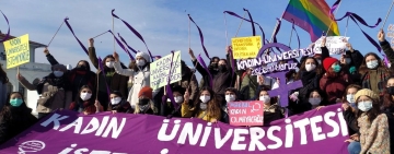 Kadın Üniversitesi’ni protesto eden öğrenciler: Polislerce darp ve taciz edildik