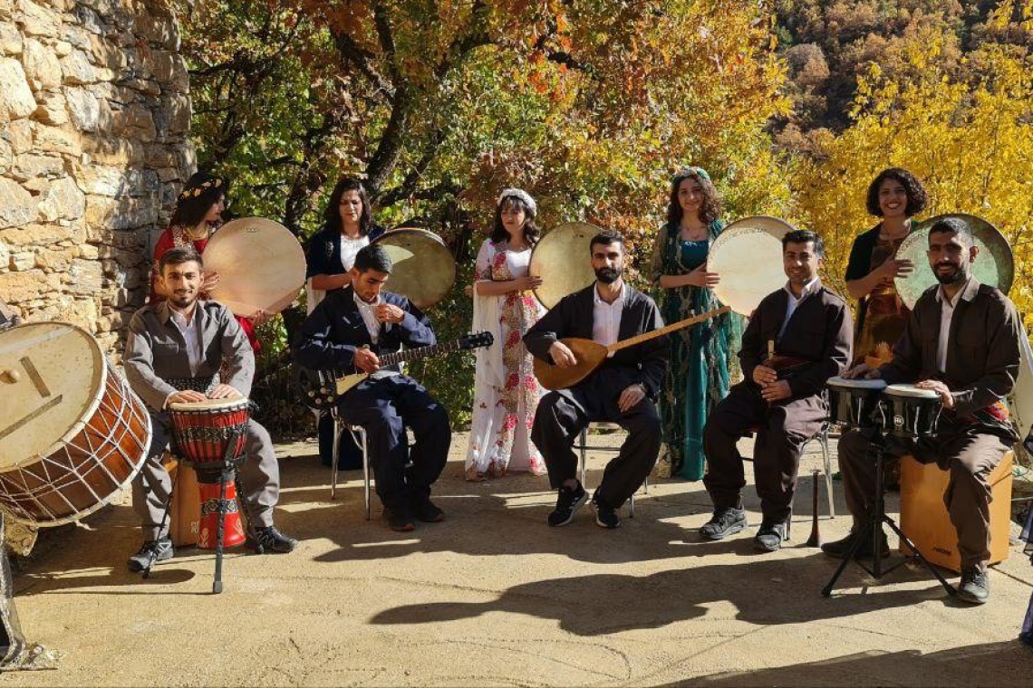 Kürt müzik grubuna keyfi Valilik yasağı