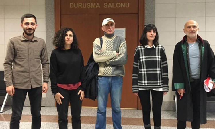 Özgürlükçü Demokrasi davasında beş gazeteciye hapis cezası verildi