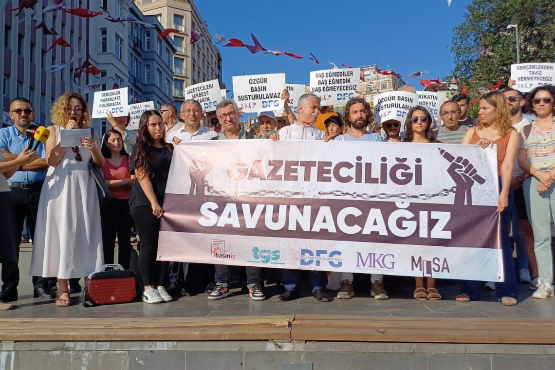 Gazetecilik meslek kuruluşlarından, sekiz gazeteciye verilen cezalara karşı basın açıklaması 