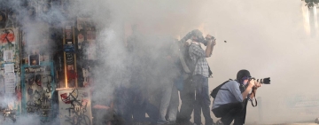 Kayyum protestolarını takip eden üç gazeteciye 5 ay hapis cezası