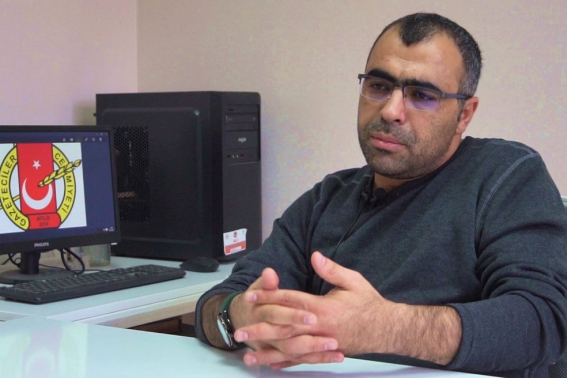 Kendisini darp edenleri tehdit etmekten açılan davada gazeteci Sinan Aygül için ceza istendi