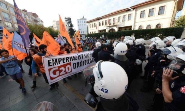 Üç gazetecinin de yargılandığı G20 protestoları davasında düşme kararı 
