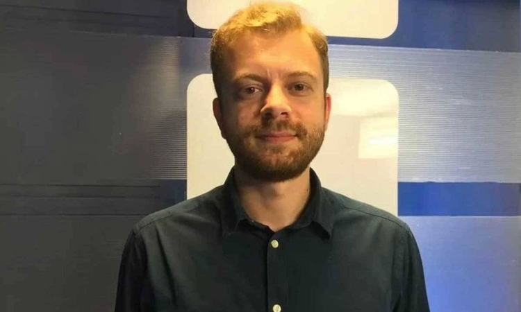 Akademisyen Gülsunar, anket nedeniyle yargılandığı davada tahliye edildi