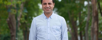 Selahattin Demirtaş’ın Diyarbakır’da görülen duruşması ertelendi