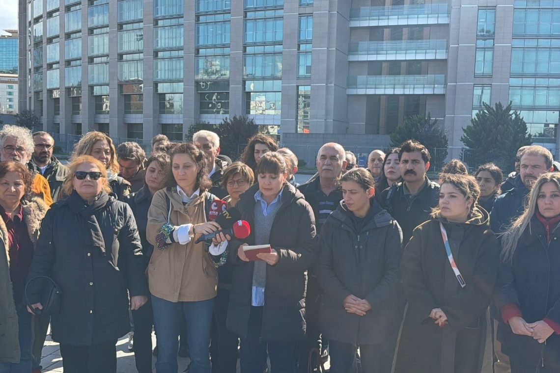 Gazeteciliği yargılamaktan vazgeçin!