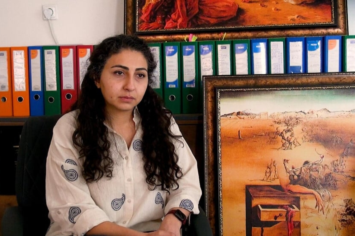 Mesleki faaliyetleri gerekçesiyle yargılanan avukat Özüm Vurgun’un duruşması ertelendi