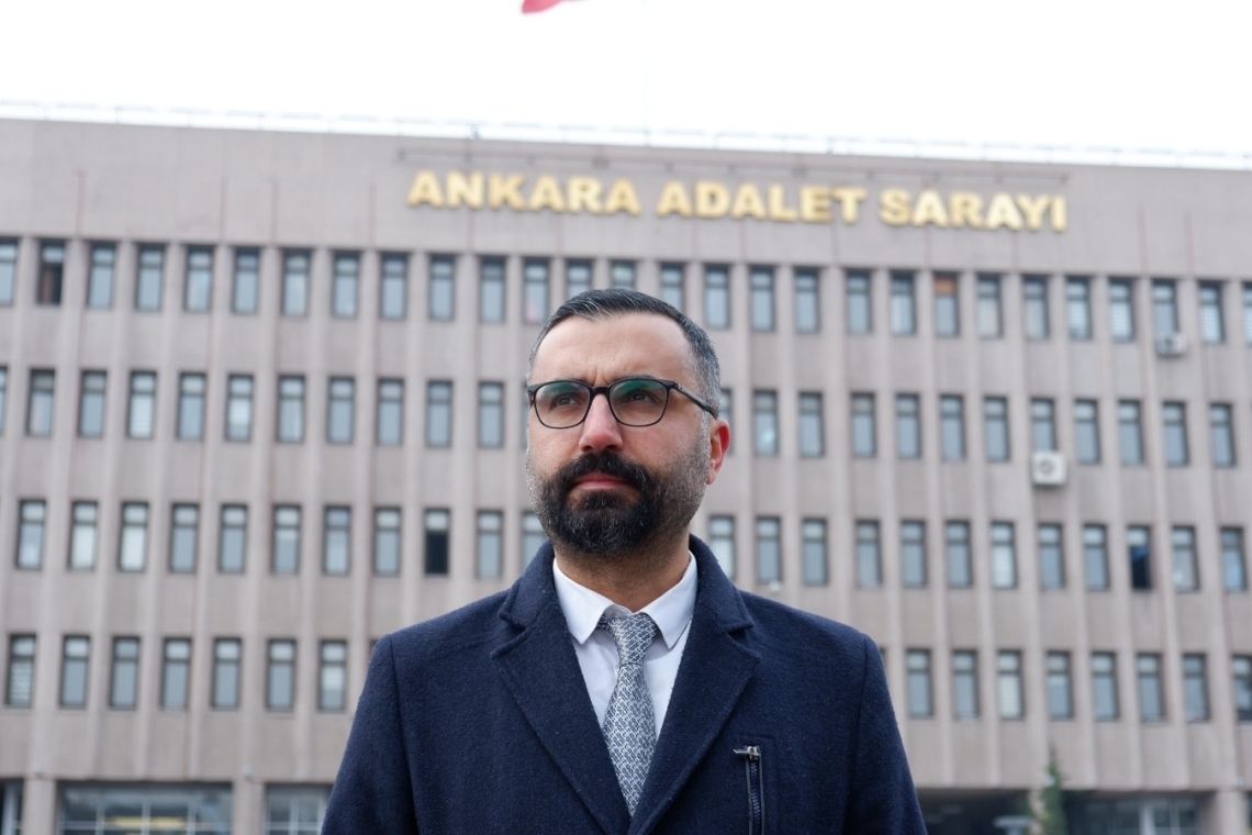 Gazeteci Alican Uludağ, 90 günlük tutukluluğun ardından ilk duruşmada tahliye edildi 