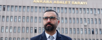 Gazeteci Alican Uludağ, 90 günlük tutukluluğun ardından ilk duruşmada tahliye edildi 